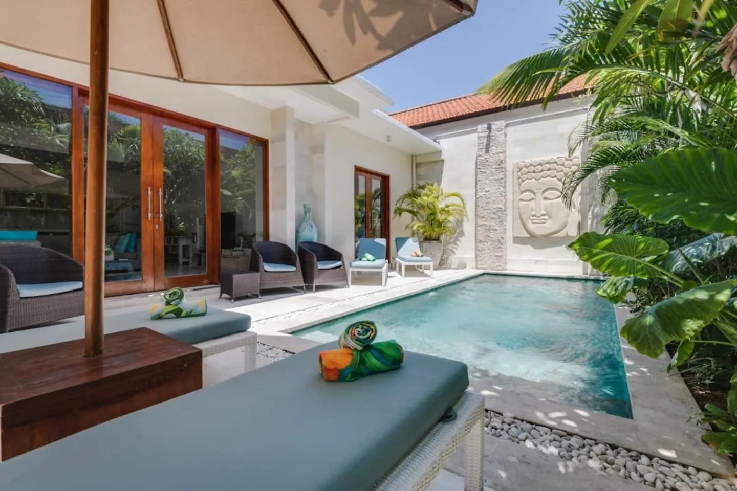 Villa Central Seminyak, 3Br, Ensuites, Sleep 6, Peaceful