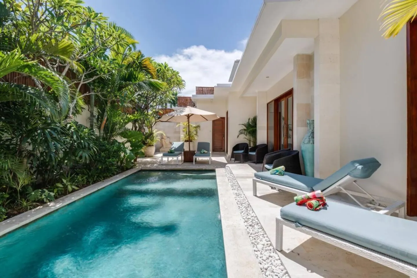 Villa Central Seminyak, 3Br, Ensuites, Sleep 6, Peaceful Indonesia